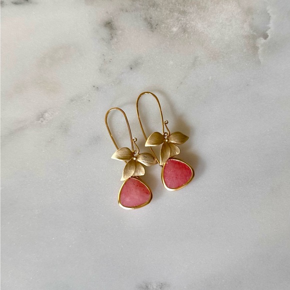 Romantic Gold and Pink gemstone Petal Earrings. 14k Gold filled and gold plated - Picture 4 of 6